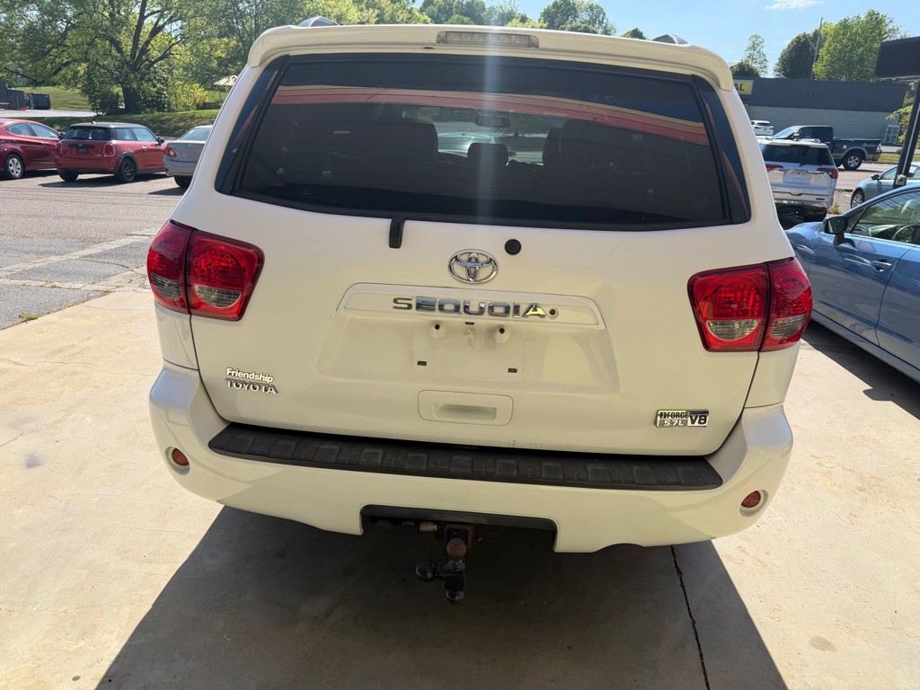 2008 Toyota Sequoia Image 4