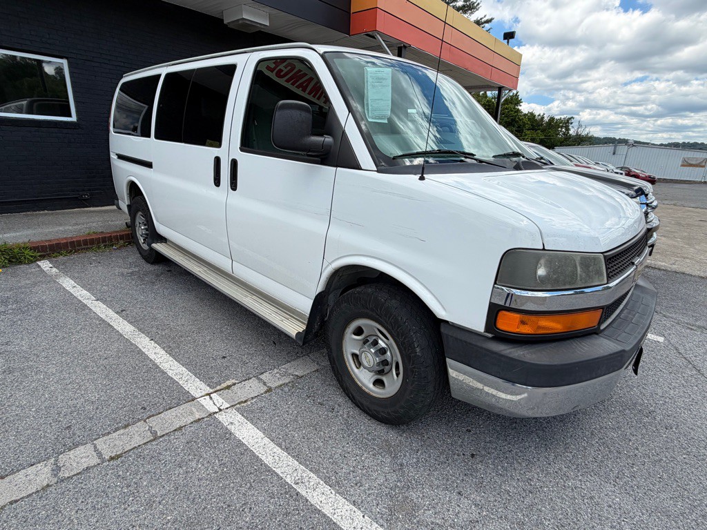 2014 Chevrolet Express Image 3
