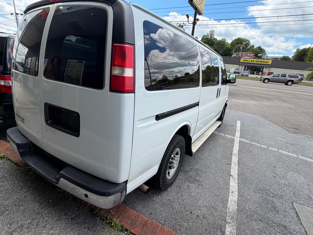 2014 Chevrolet Express Image 5