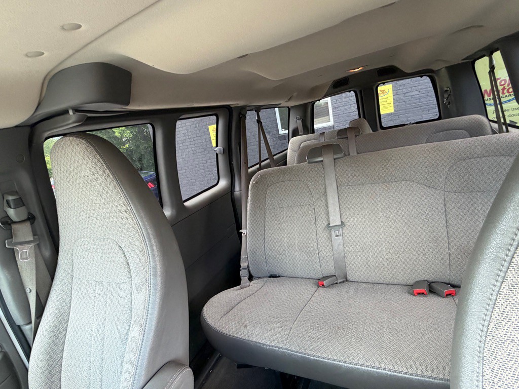 2014 Chevrolet Express Image 8