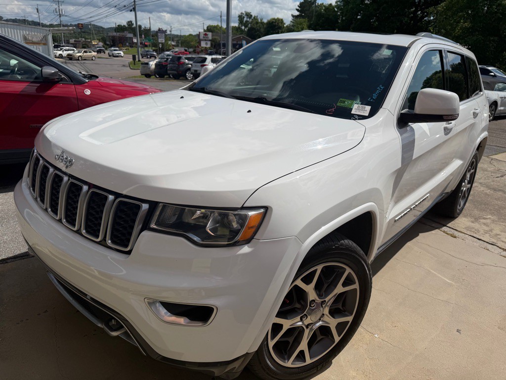2018 Jeep Grand Cherokee Image 2