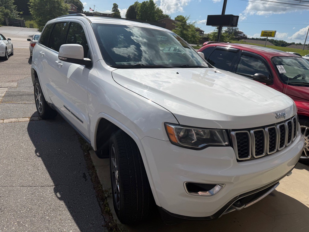 2018 Jeep Grand Cherokee Image 3