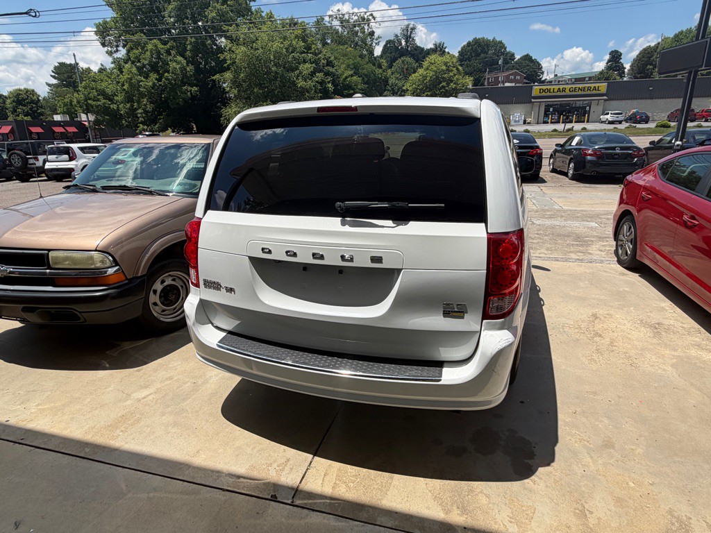 2019 Dodge Grand Caravan Image 2