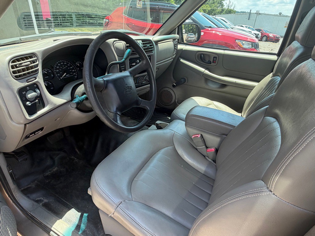 2003 Chevrolet S10 Image 6