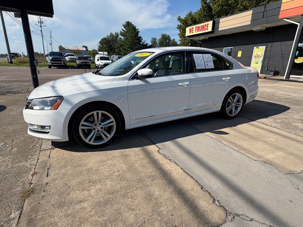 2013 Volkswagen Passat Image 2