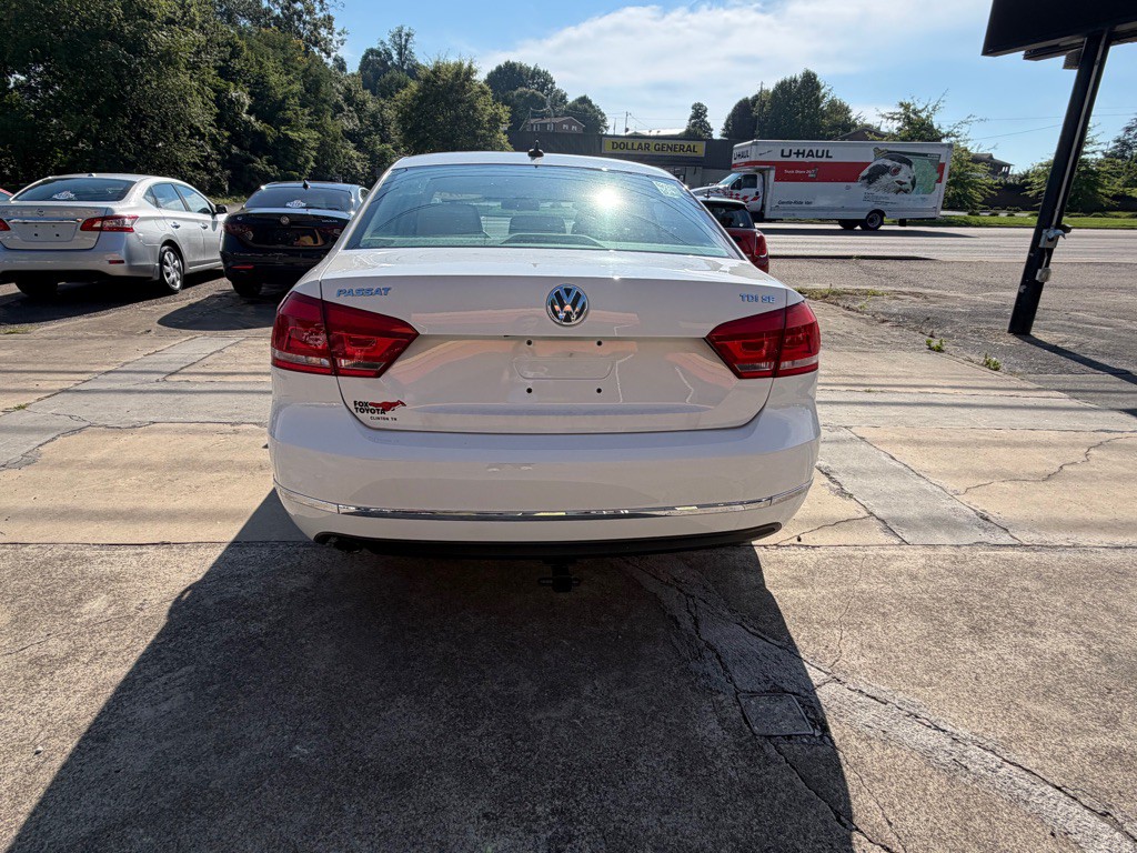 2013 Volkswagen Passat Image 4