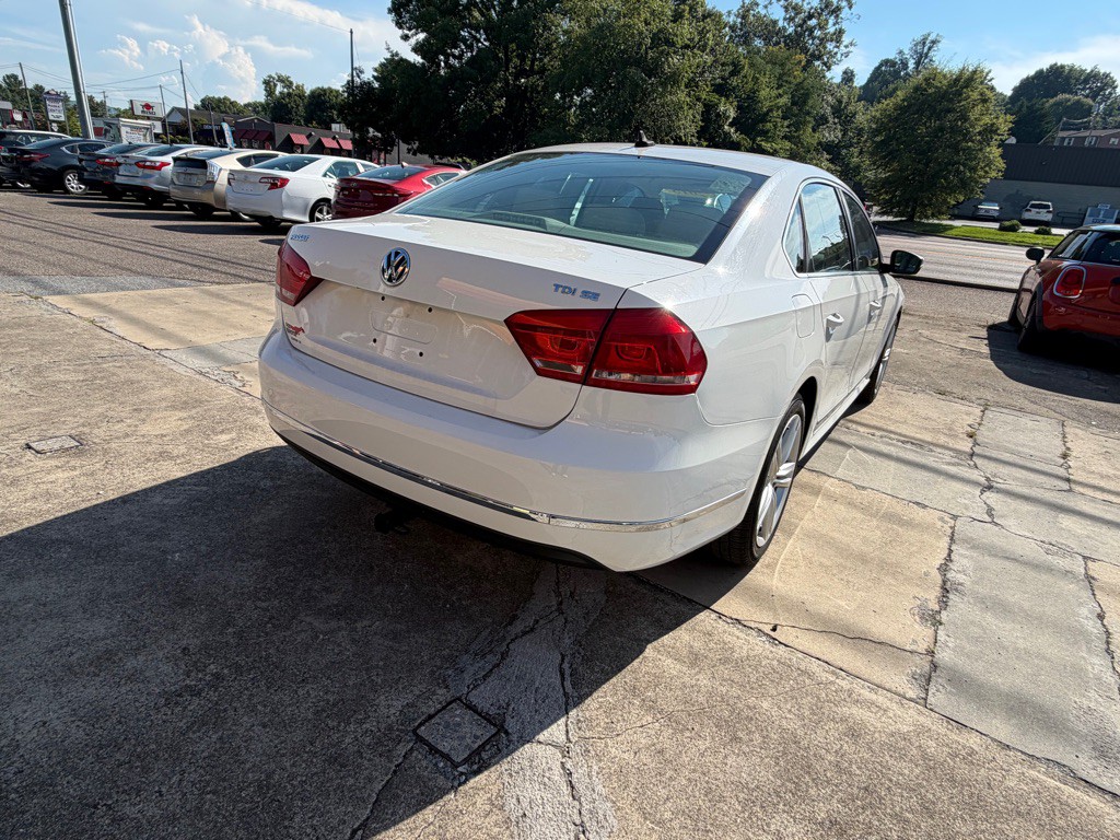 2013 Volkswagen Passat Image 5
