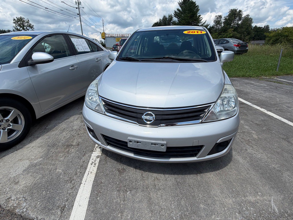 2011 Nissan Versa Image 3