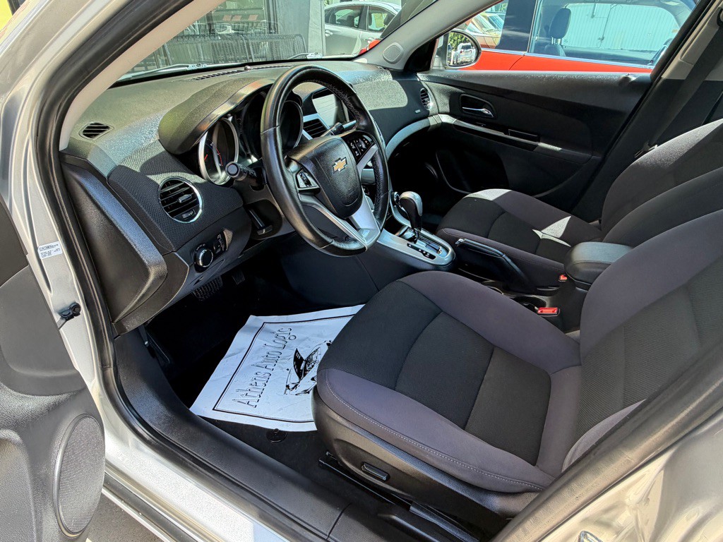2014 Chevrolet Cruze Image 12