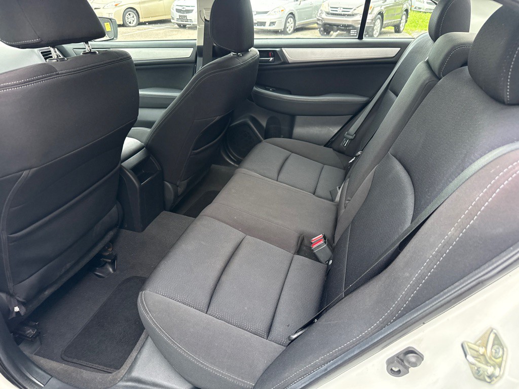 2015 Subaru Legacy Image 6