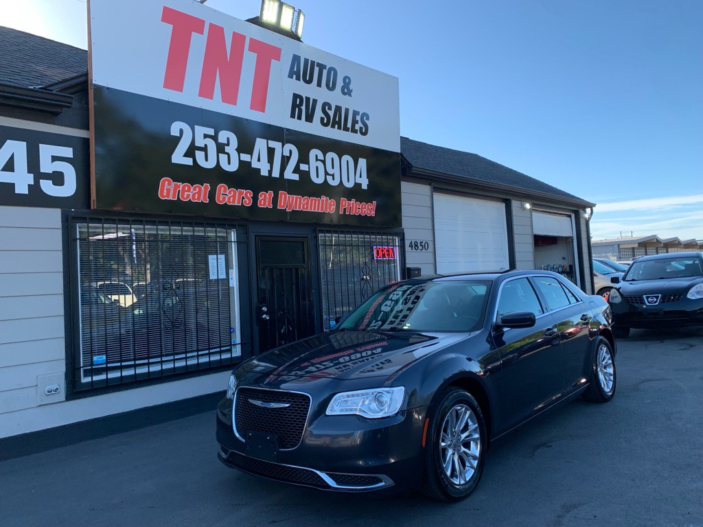 2017 Chrysler 300 Image 27