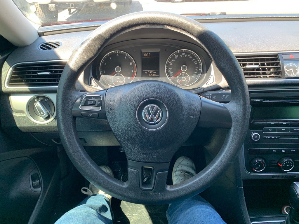 2015 Volkswagen Passat Image 19