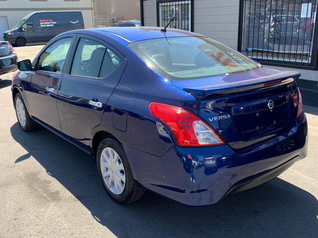 2018 Nissan Versa Image 4