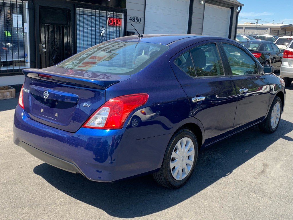 2018 Nissan Versa Image 7