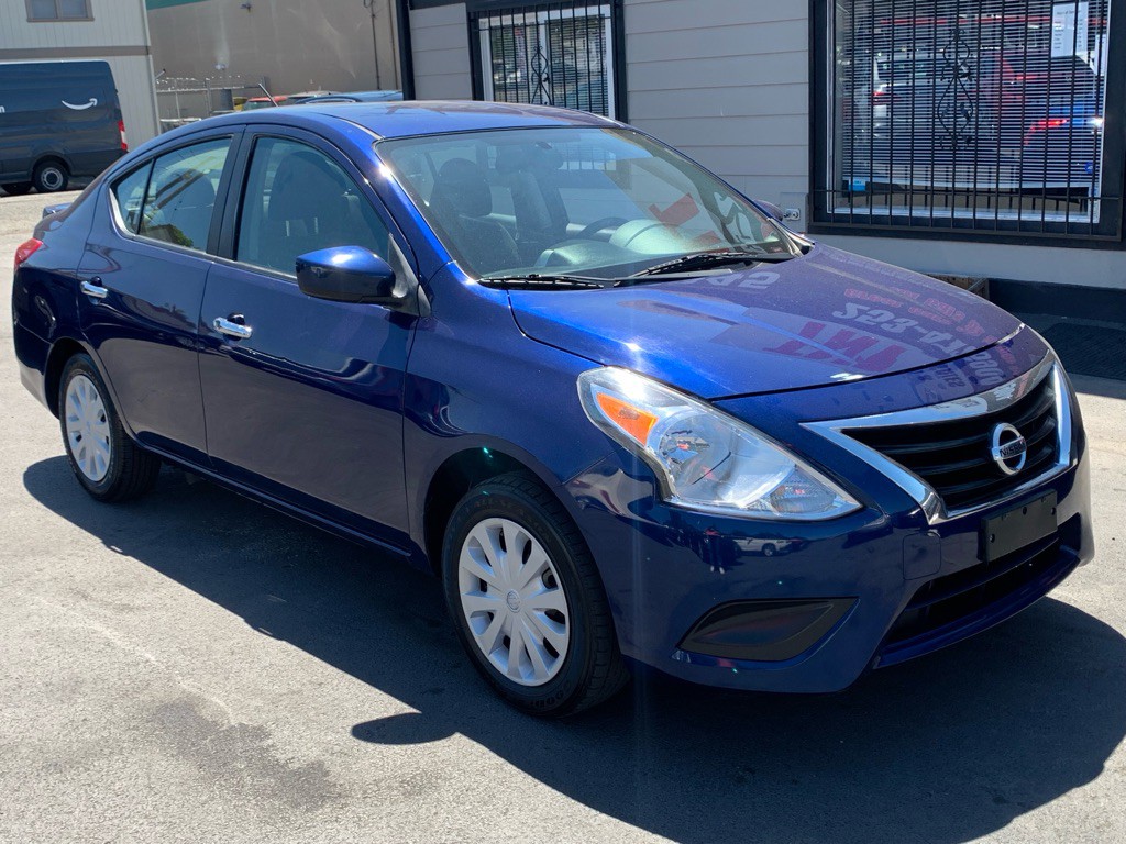2018 Nissan Versa Image 9