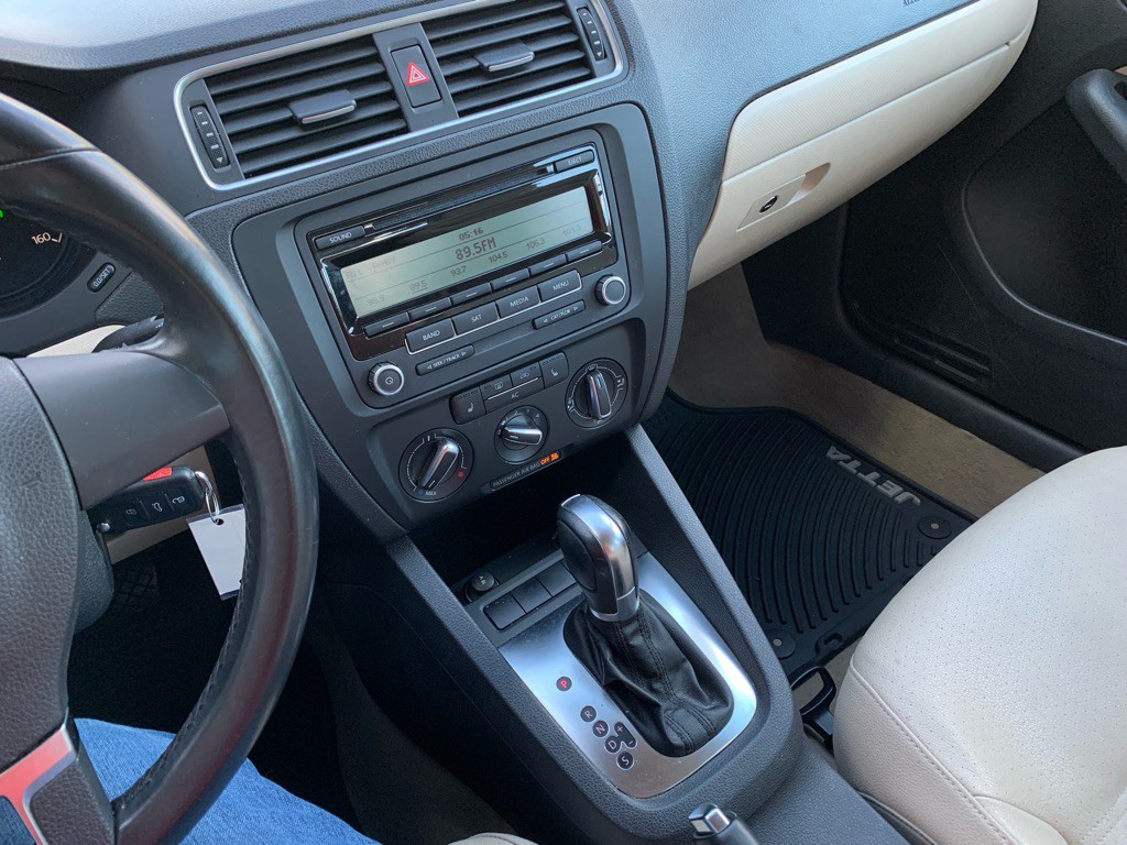 2011 Volkswagen Jetta Image 16