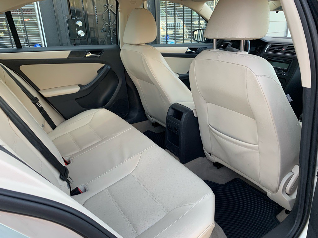2011 Volkswagen Jetta Image 21