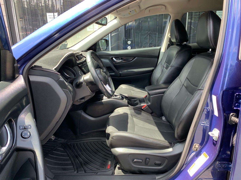 2018 Nissan Rogue Image 12