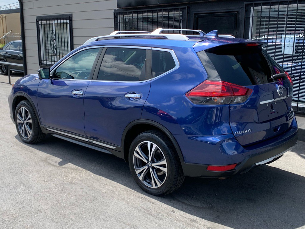 2018 Nissan Rogue Image 4