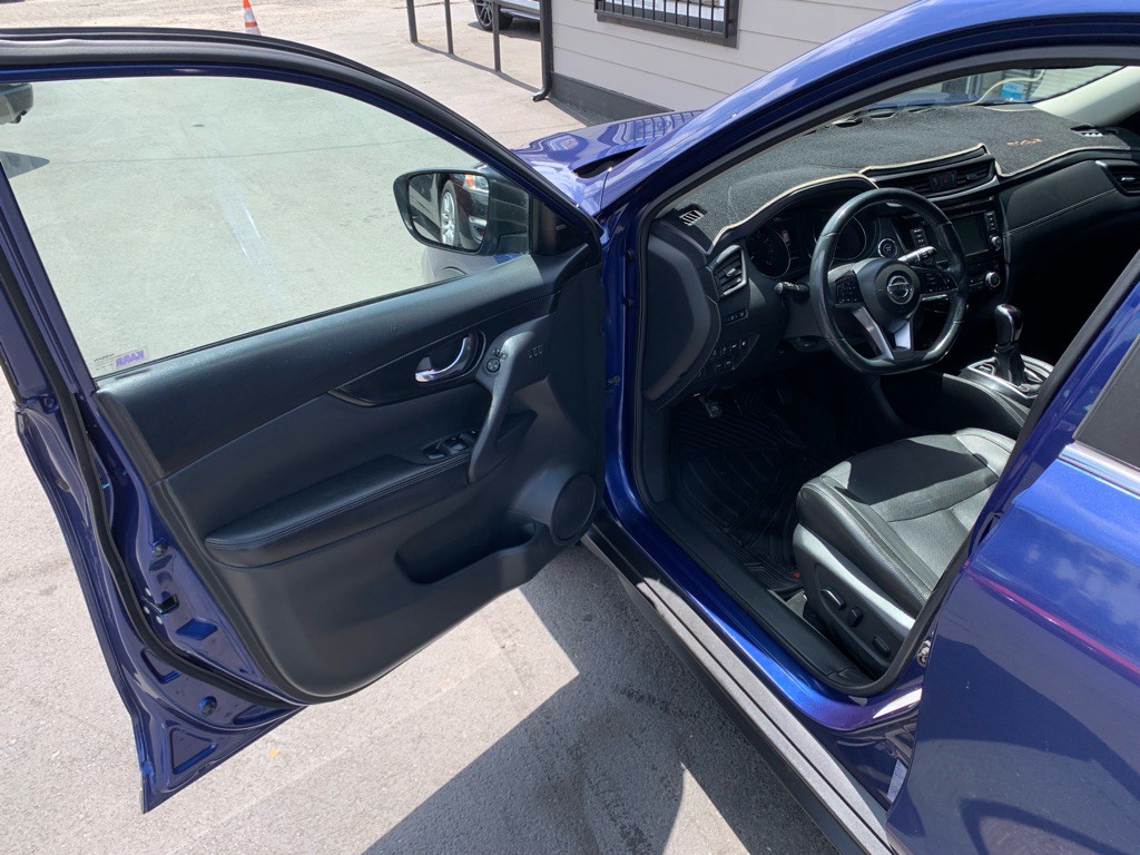 2018 Nissan Rogue Image 11