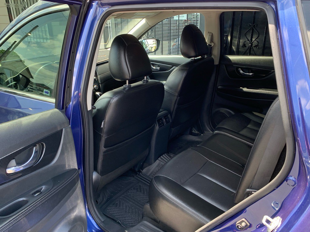 2018 Nissan Rogue Image 15