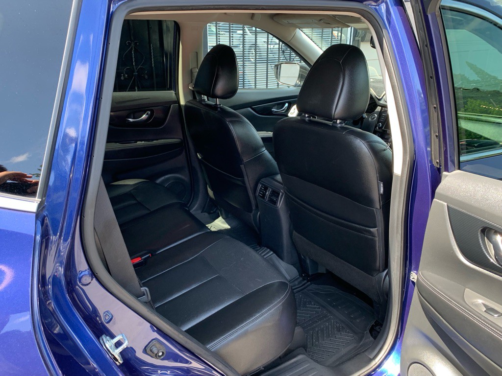 2018 Nissan Rogue Image 25