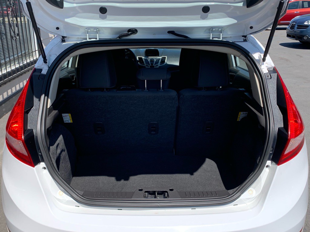 2012 Ford Fiesta Image 5