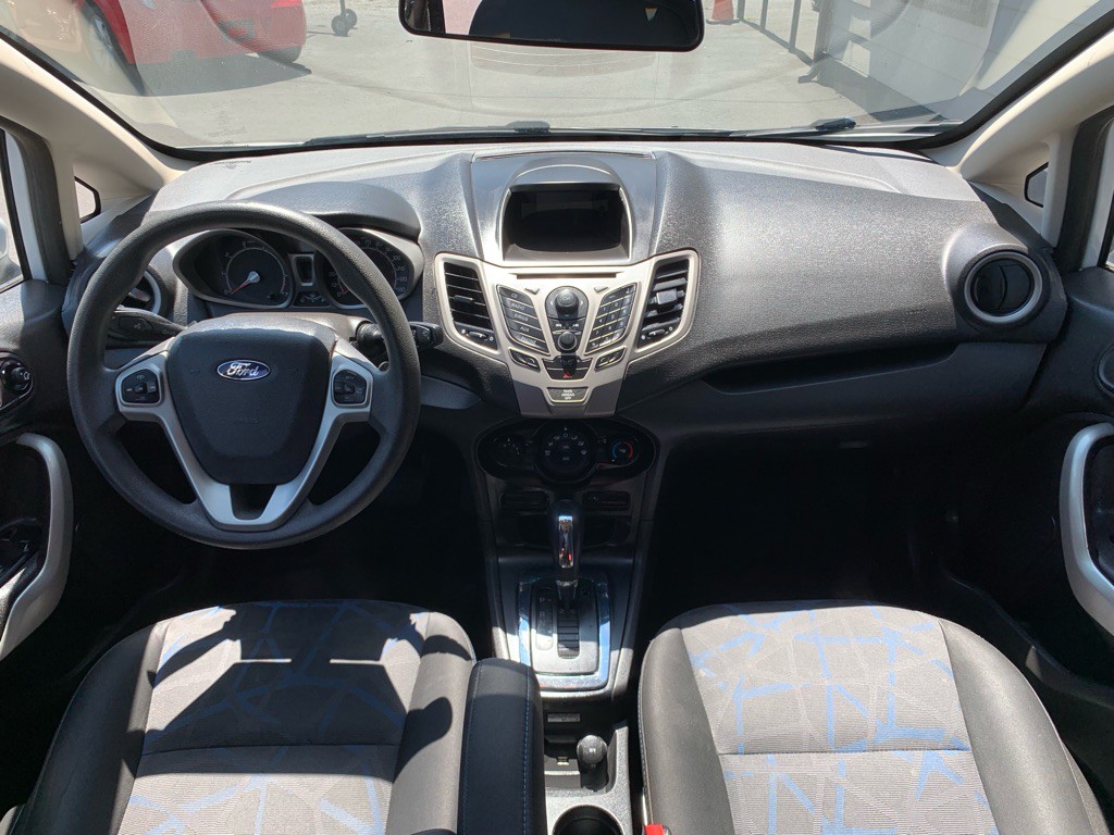 2012 Ford Fiesta Image 14
