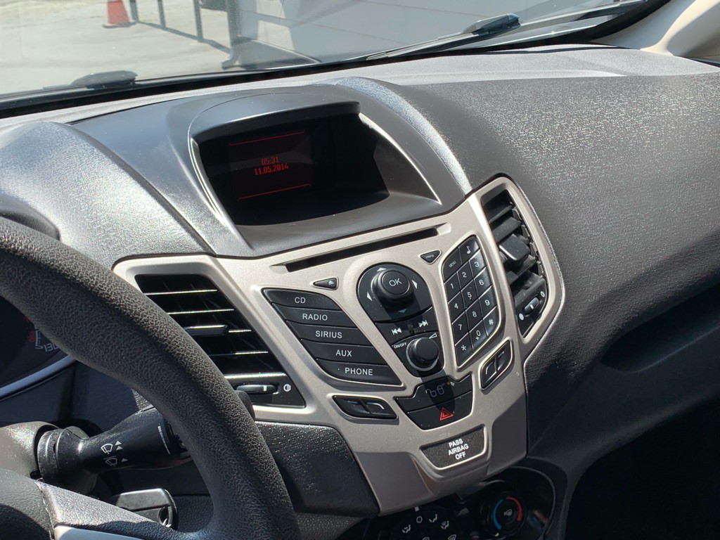 2012 Ford Fiesta Image 16