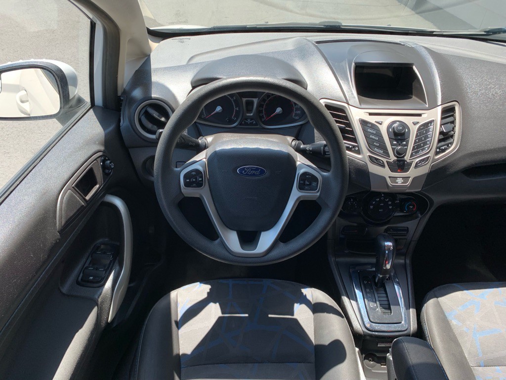 2012 Ford Fiesta Image 17
