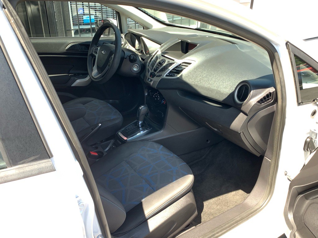 2012 Ford Fiesta Image 22