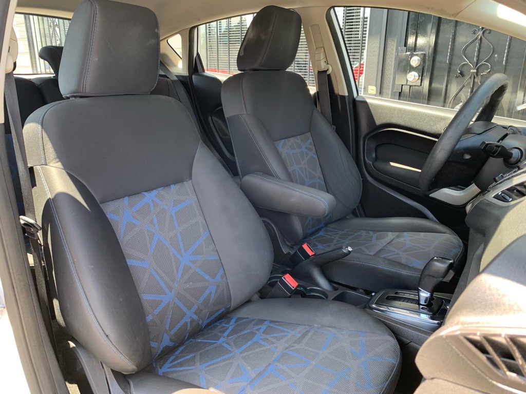 2012 Ford Fiesta Image 23