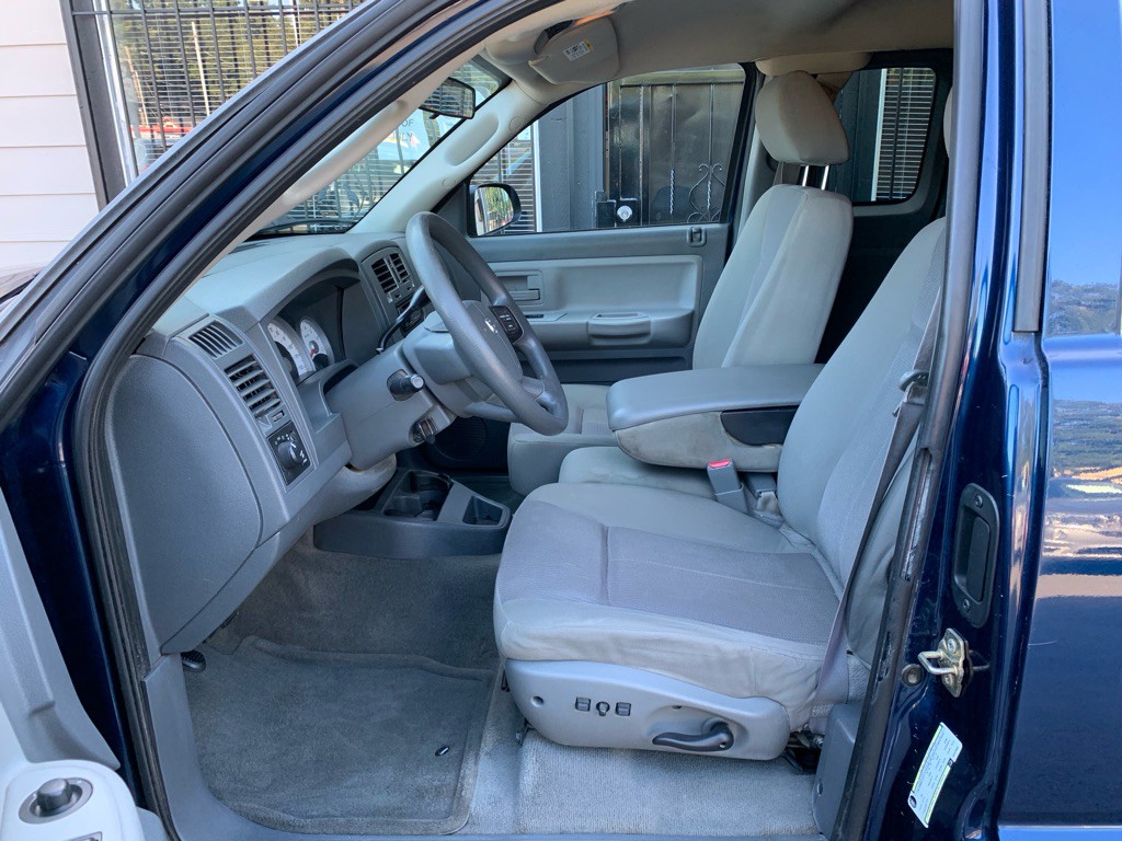 2006 Dodge Dakota Image 11