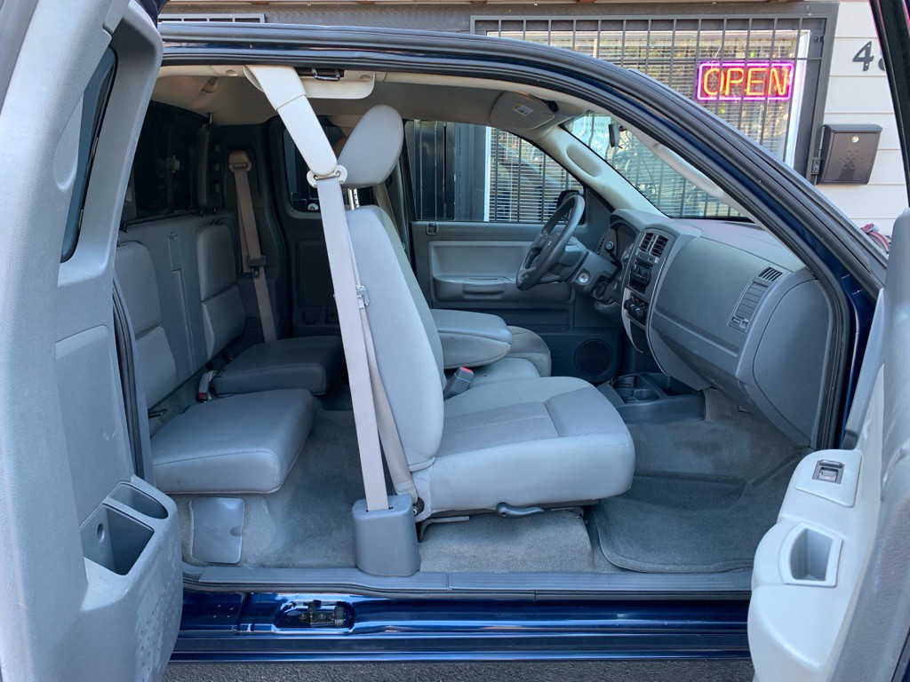2006 Dodge Dakota Image 25