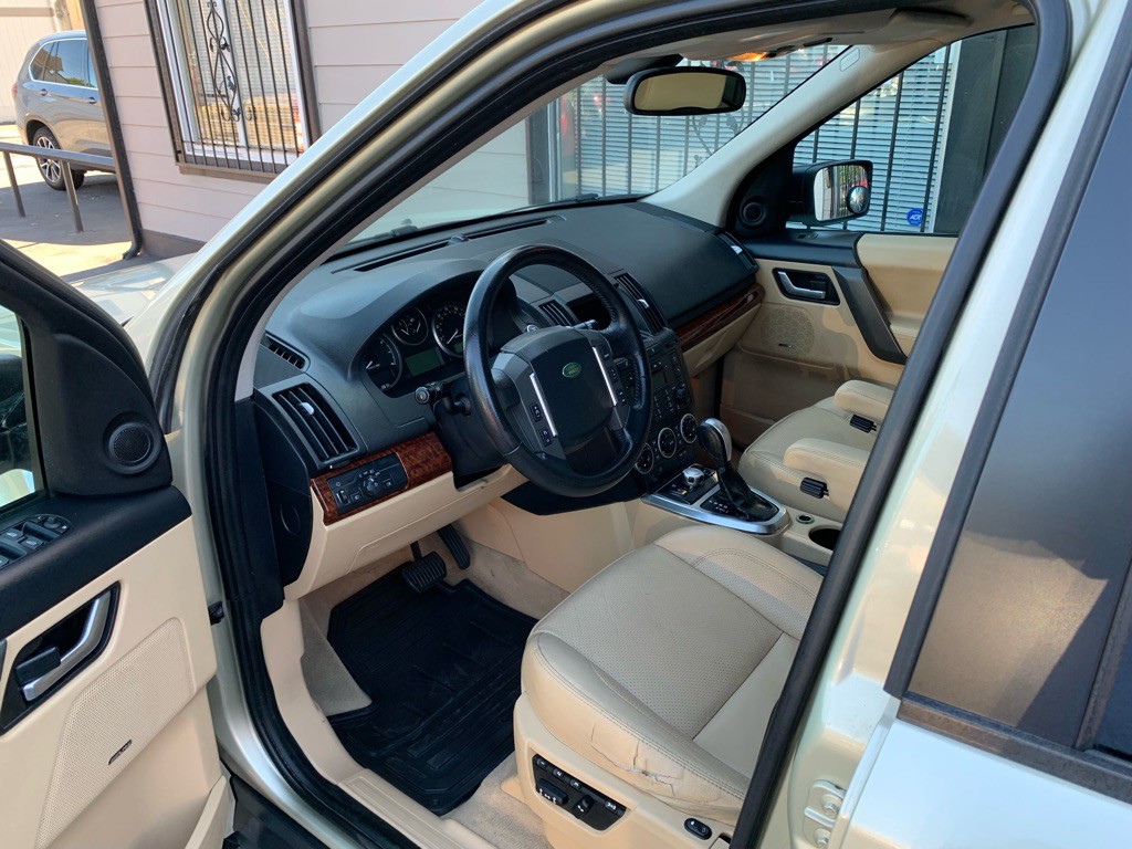 2008 Land Rover LR2 Image 10
