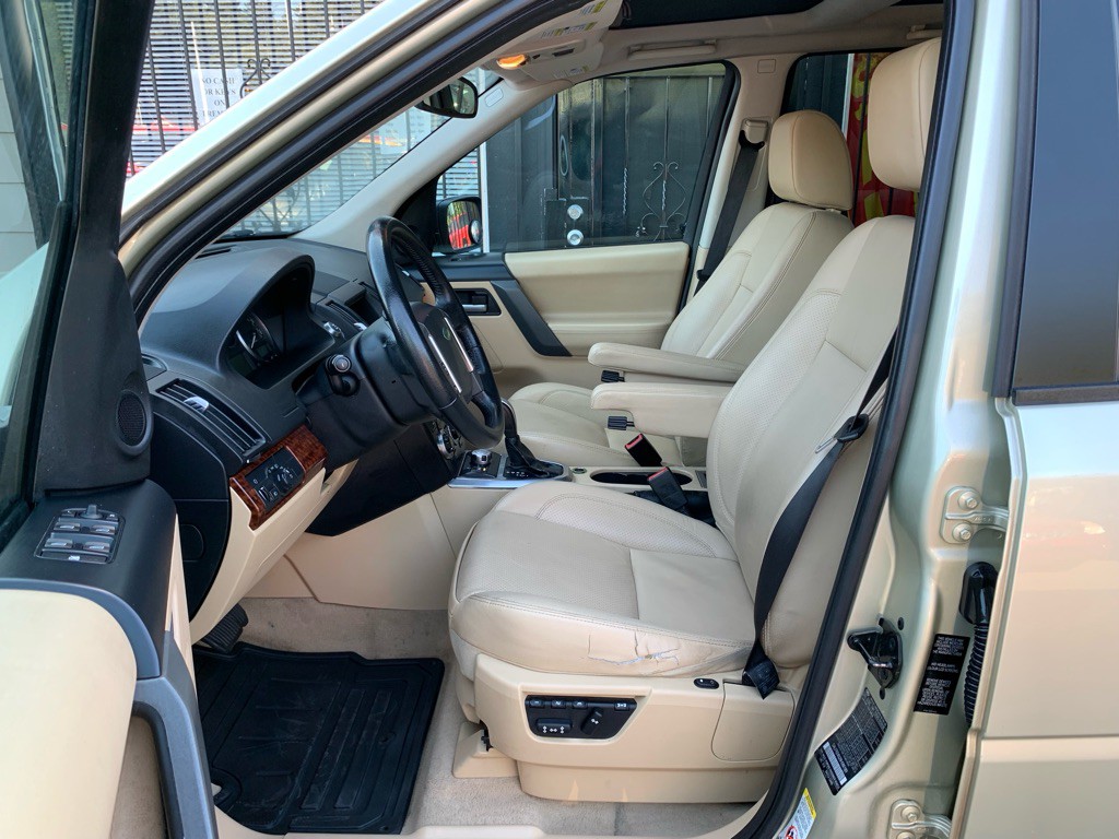 2008 Land Rover LR2 Image 11