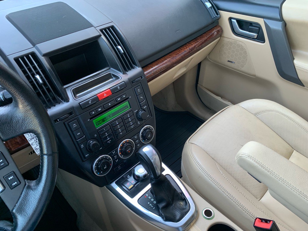 2008 Land Rover LR2 Image 17