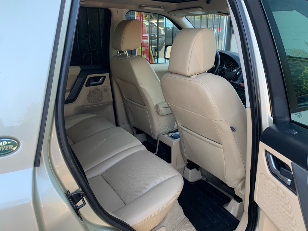 2008 Land Rover LR2 Image 24