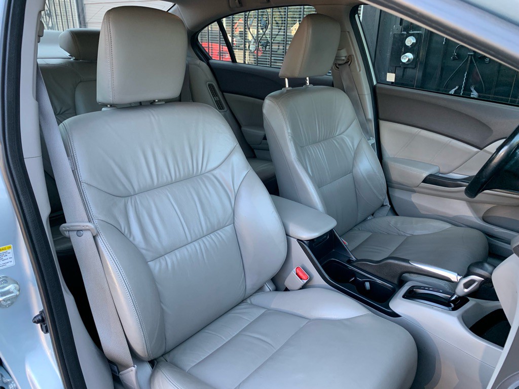 2012 Honda Civic Image 24