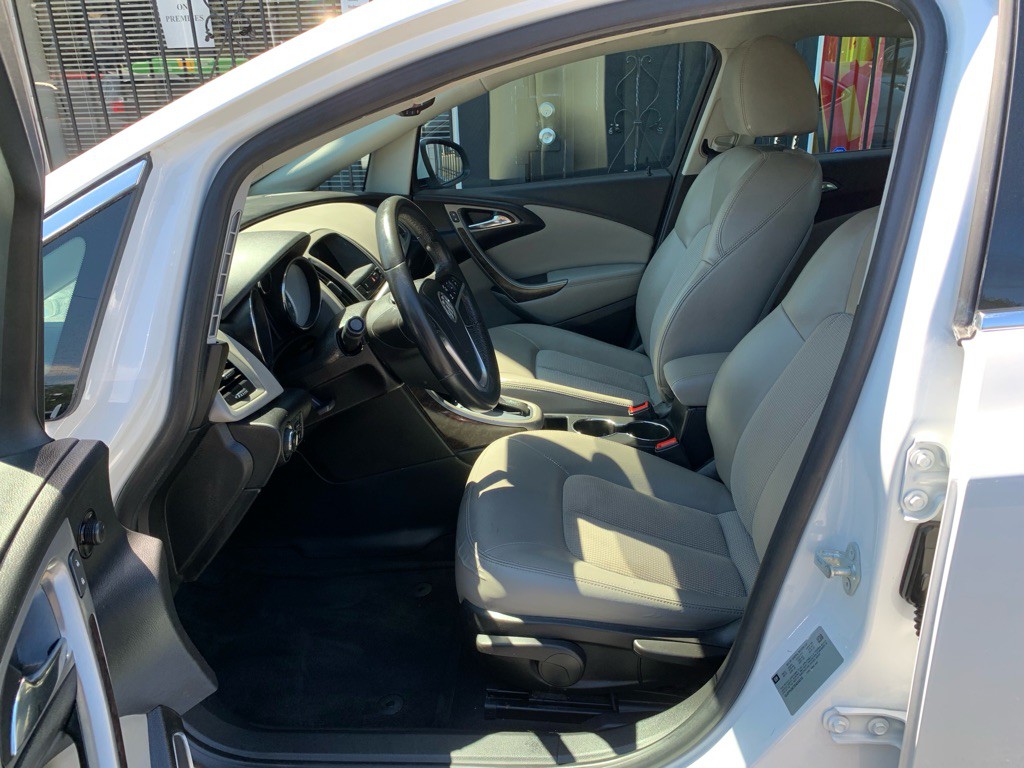2013 Buick Verano Image 11