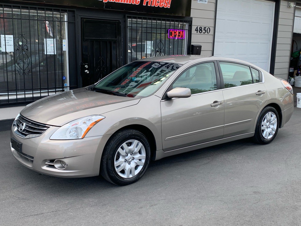 2011 Nissan Altima Image 1