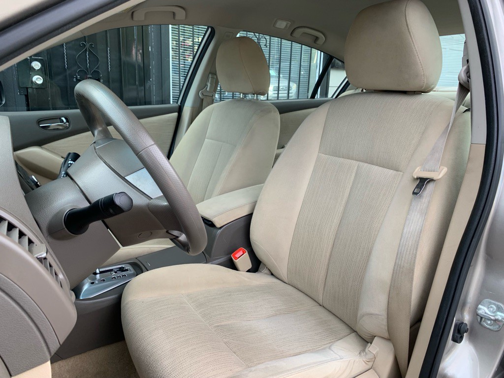 2011 Nissan Altima Image 12