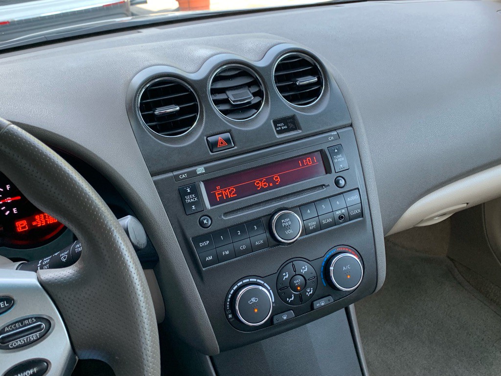 2011 Nissan Altima Image 18
