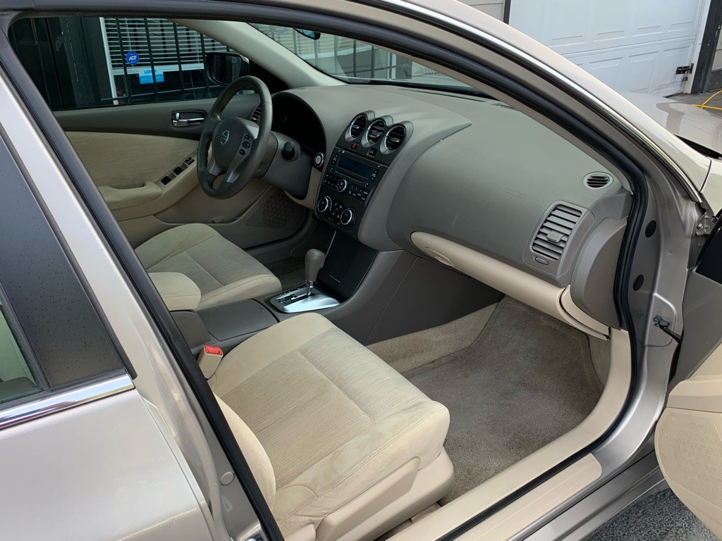 2011 Nissan Altima Image 25