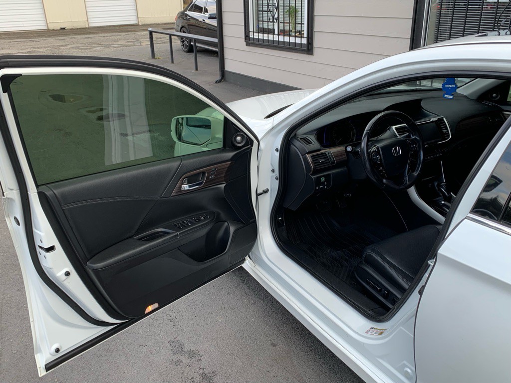 2017 Honda Accord Image 10