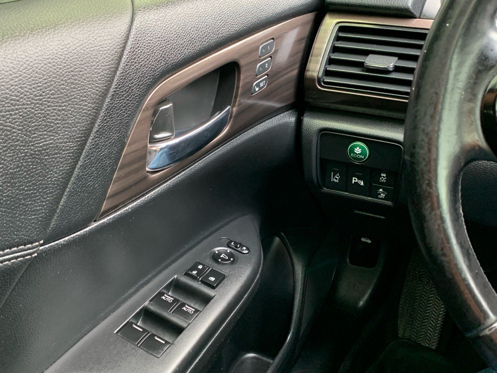 2017 Honda Accord Image 27
