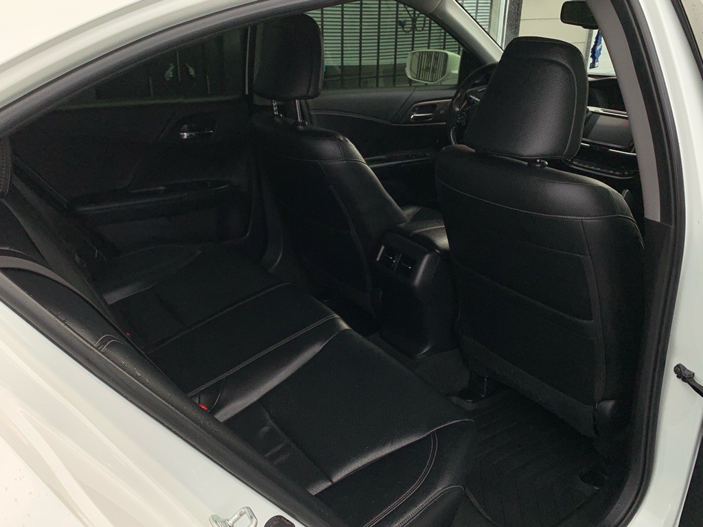 2017 Honda Accord Image 28