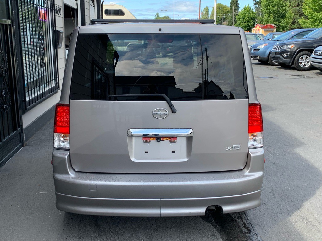 2006 Scion xB Image 4