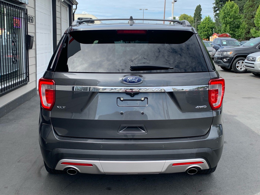 2017 Ford Explorer Image 4