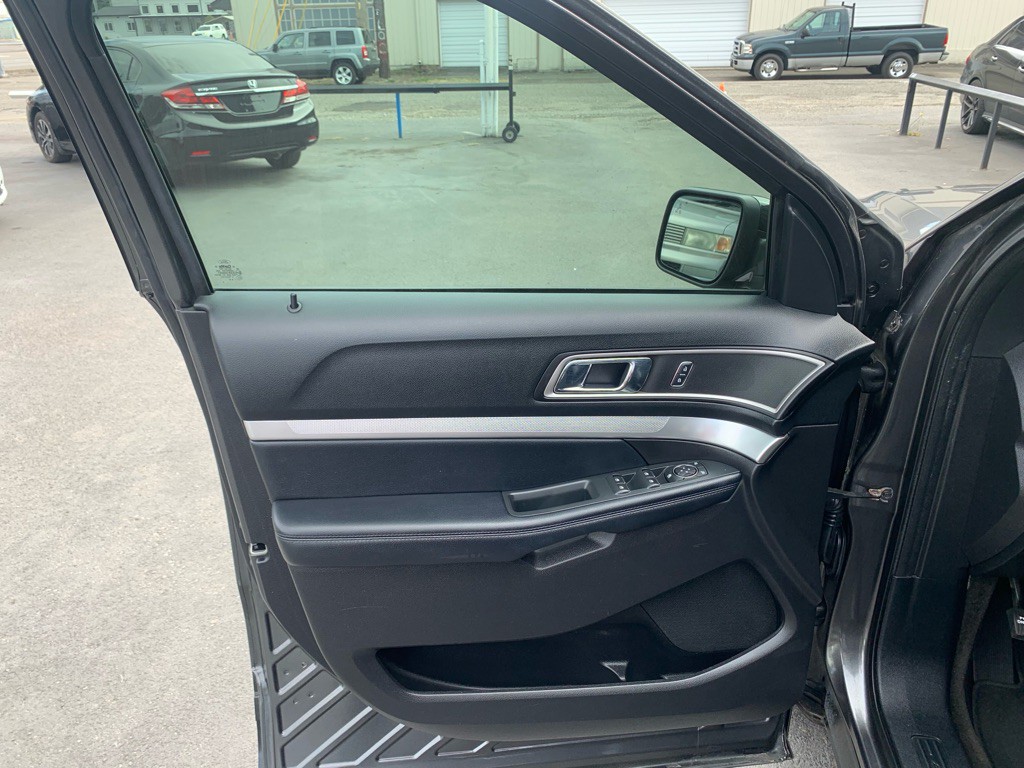 2017 Ford Explorer Image 11